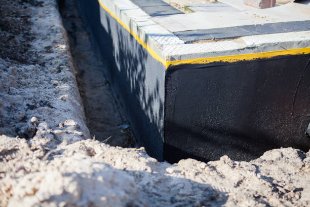 Professional Crawl Space Encapsulation technician working in Jonesboro, IL